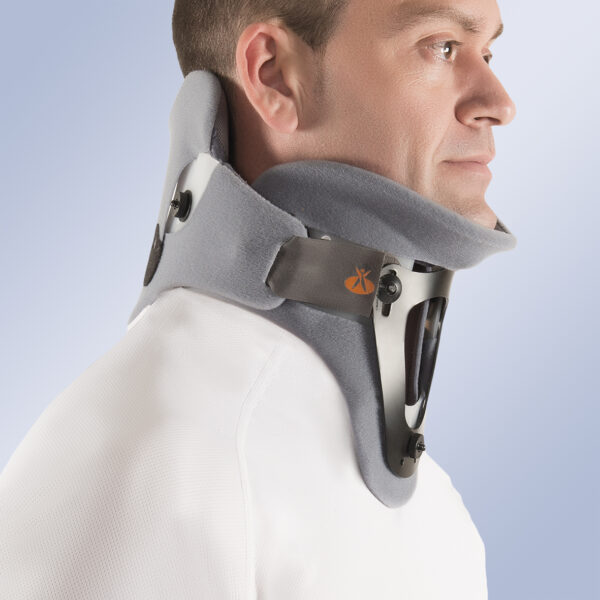 Collarín Cervical Bivalvo con Apoyo Occipitomentoniano